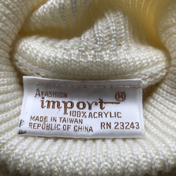 Vintage Ivory Crochet Sweater - Picture 5 of 7